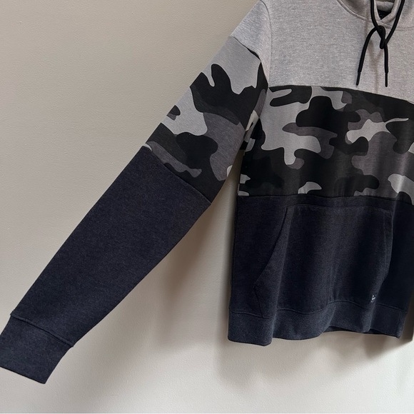 Westy Mfg Co~ Black + Gray Camo Hoodie Sweatshirt in size Medium (Men’s) - Picture 3 of 12